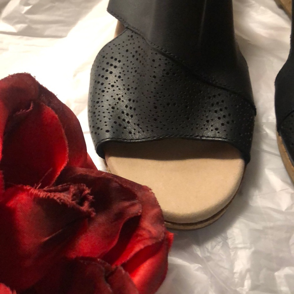 🔥SUPER CUTE ♥️ BRAND NEW 🔥WOMEN BLACK HEELS SHOE!